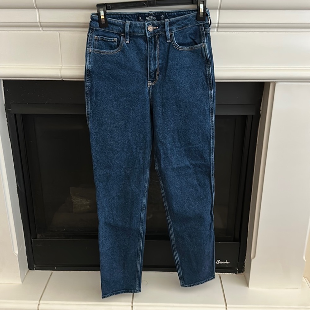 Hollister Ultra High Rise Mom Jeans